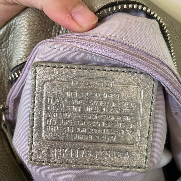 COACH HOBO METALLIC SILVER PEBBLED LEATHER SHOULDER BAG - Picture 13 of 13